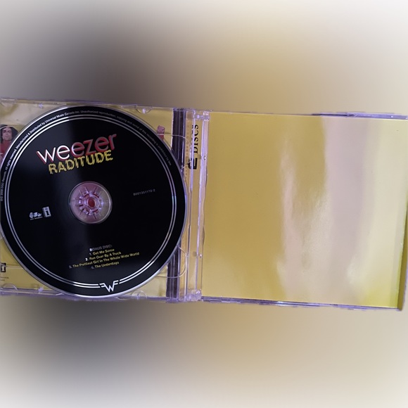 WEEZER - RADITUDE w/ bonus disk - Picture 3 of 4